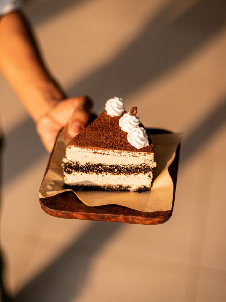 Dal Banco alla Passeggiata: L’Esperienza del Tiramisu d’Asporto